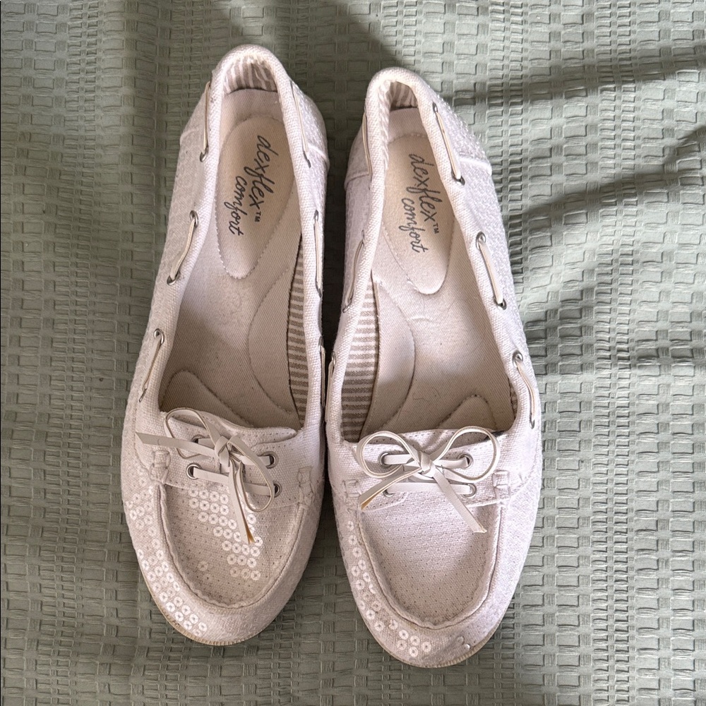 🌹 - 4/$30 Dexflex Comfort Cream Sequin Loafers